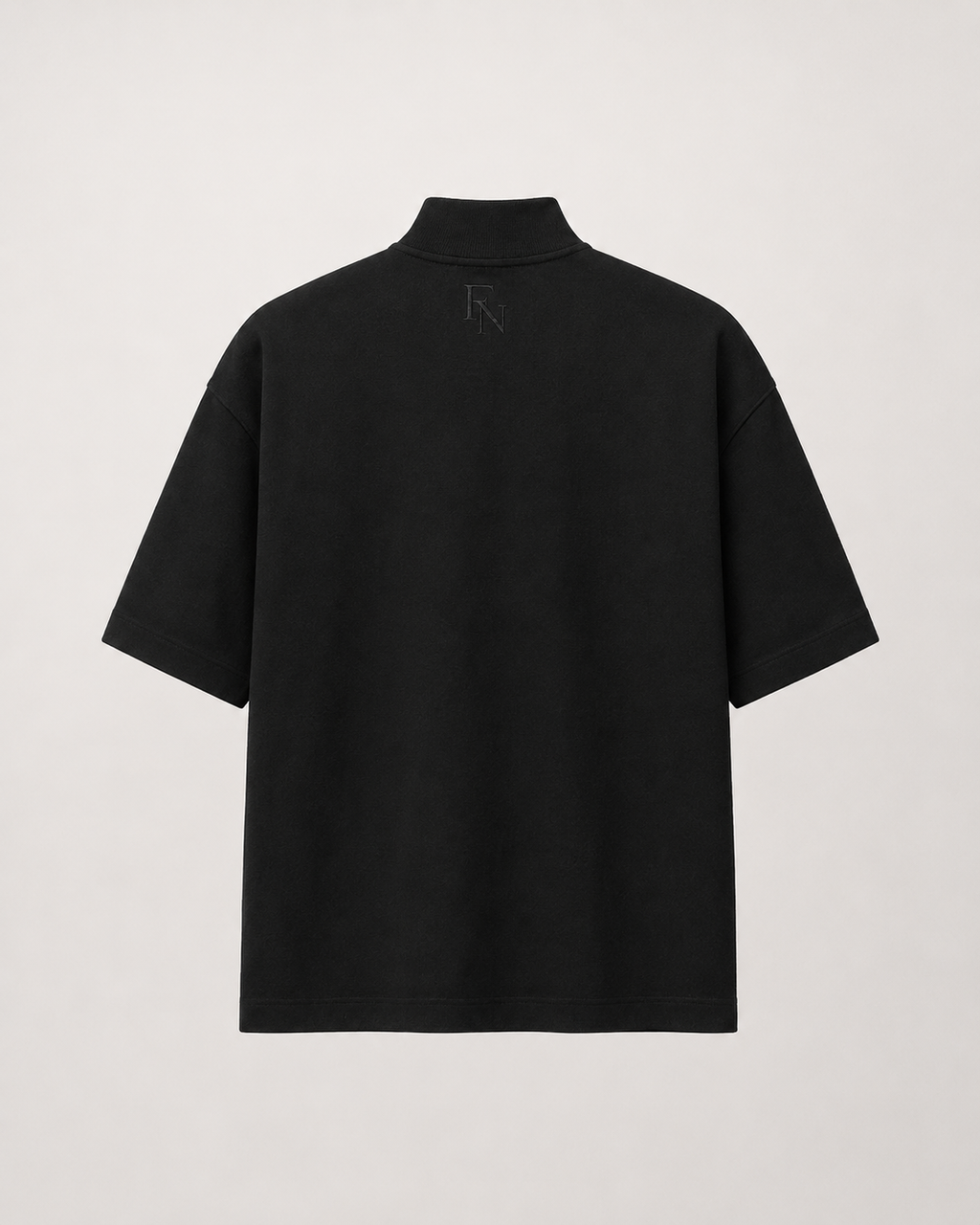 Silueta boxy de playera negra FVRZɅN FORM 01
