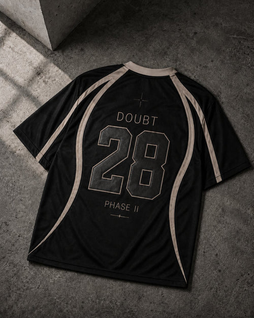Espalda del DOUBT Jersey con numero 28 en piel grabada